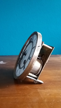 Josefs Uhr (Pendeluhr, Pendule, Stand­uhr & Wand­uhr)